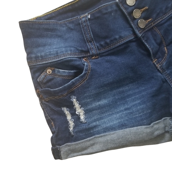 YMI Wannabettabutt? Size 9 Distressed Cuffed Dark Wash Mid Rise Jeans Shorts. - Picture 6 of 7